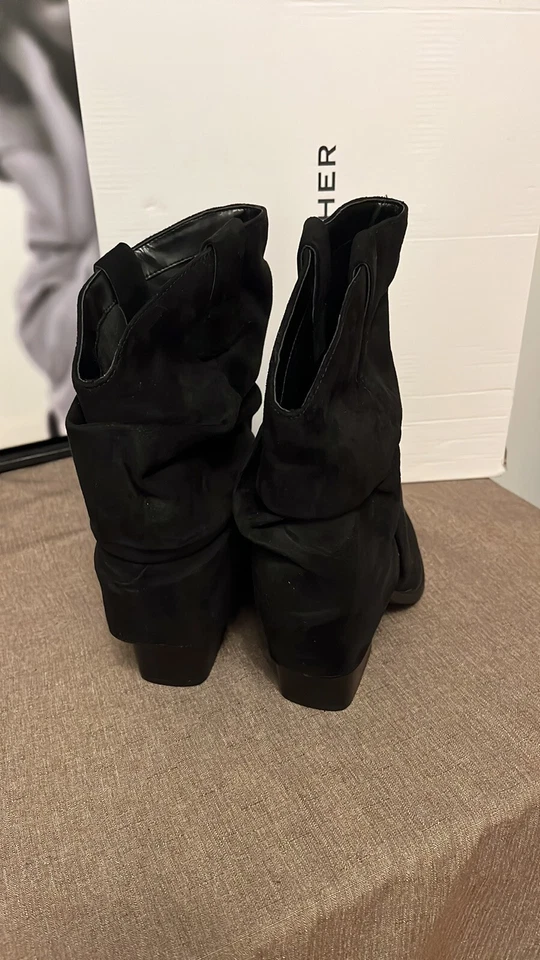 Bota Feminina Marc Fisher Radan Foldover, Preta Tamanho 8 - Imagem 3 de 4