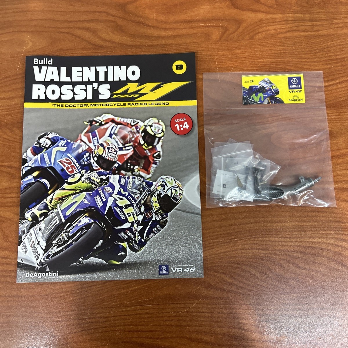 DeAgostini Valentino Rossi 1/4 Yamaha YZR M1 build Up Model Kit Pc