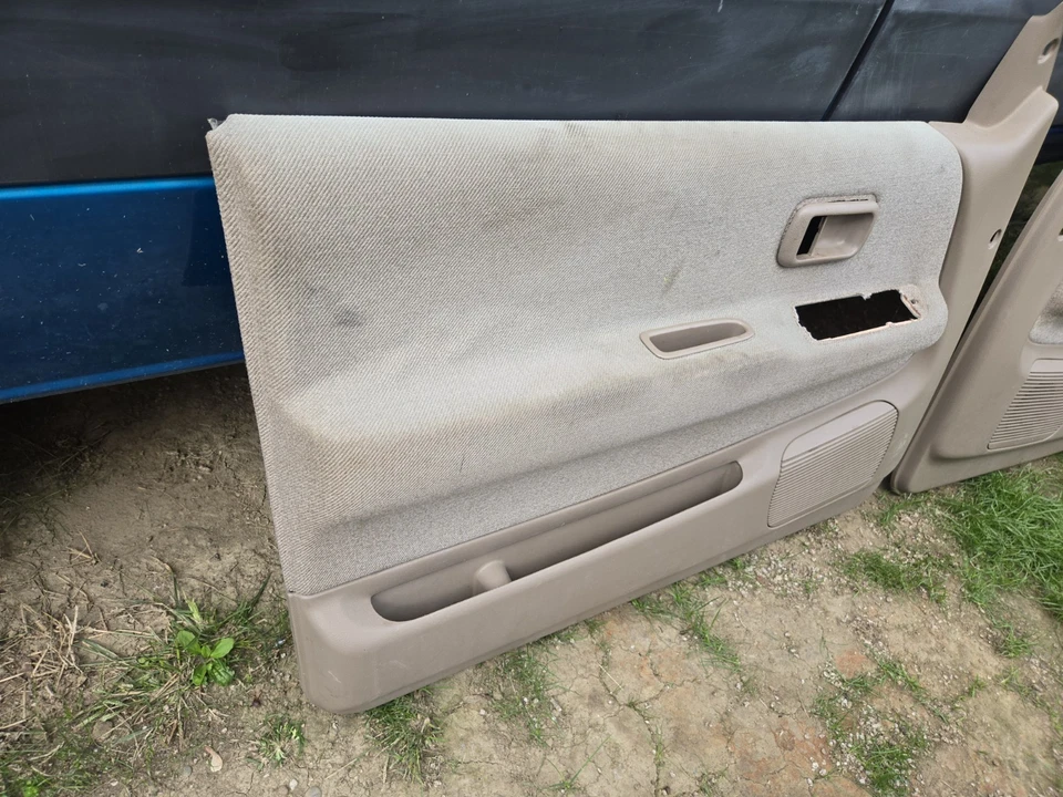 Toyota T100 1995 1996 1997 1998 paneles de puerta izquierda derecha usados Foto 3 de 4