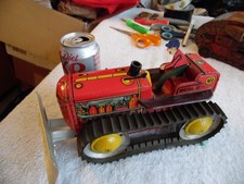 VINTAGE MARX WIND-UP TIN CATERPILLAR TRACTOR / BULLDOZER, Diesel 12, TD 18
