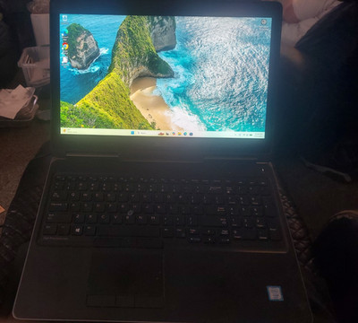 Dell Precision 7510 - i7 6820HQ 2.7GHz Nvidia M2000M 15.6''  32GB 1TB SSD WIN 11