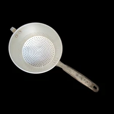 Vintage Mirro #431 1/2 Professional Aluminum Strainer/Colander With Hook 7.5"