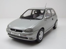 Opel Corsa B GSI 1993 argento modellino auto 1:18 MCG
