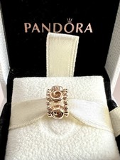 PANDORA 金色家人和朋友时尚手链和小饰品|