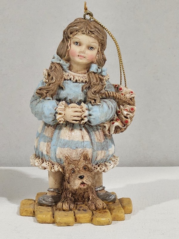 Smithsonian Institution~Wizard of Oz~Dorothy and Toto Ornament~Made in Taiwan