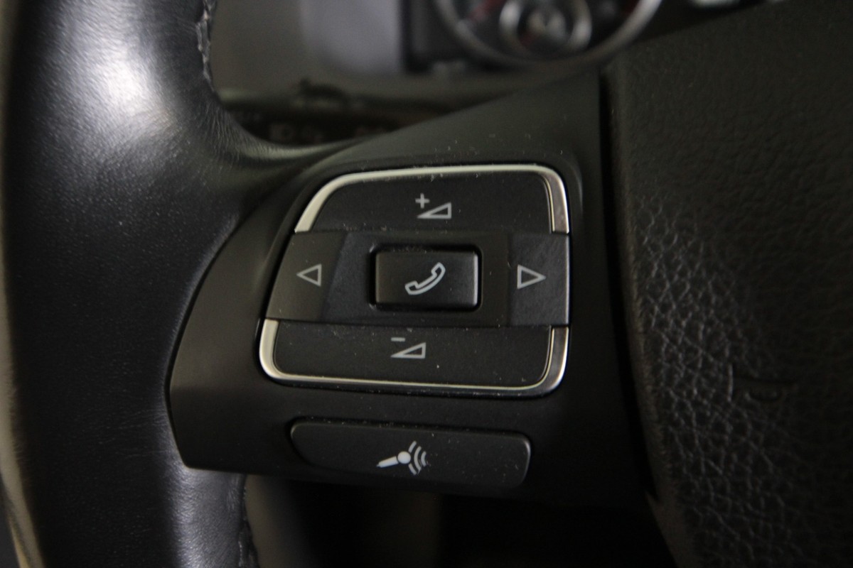 VW Touran 2,0 TDi 140 Highline BMT 7prs