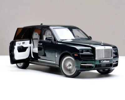 1/18 Rolls Royce Cullinan limited edition Green Diecast 1/18 Rolls Royce Cullinan limited edition Green Diecast