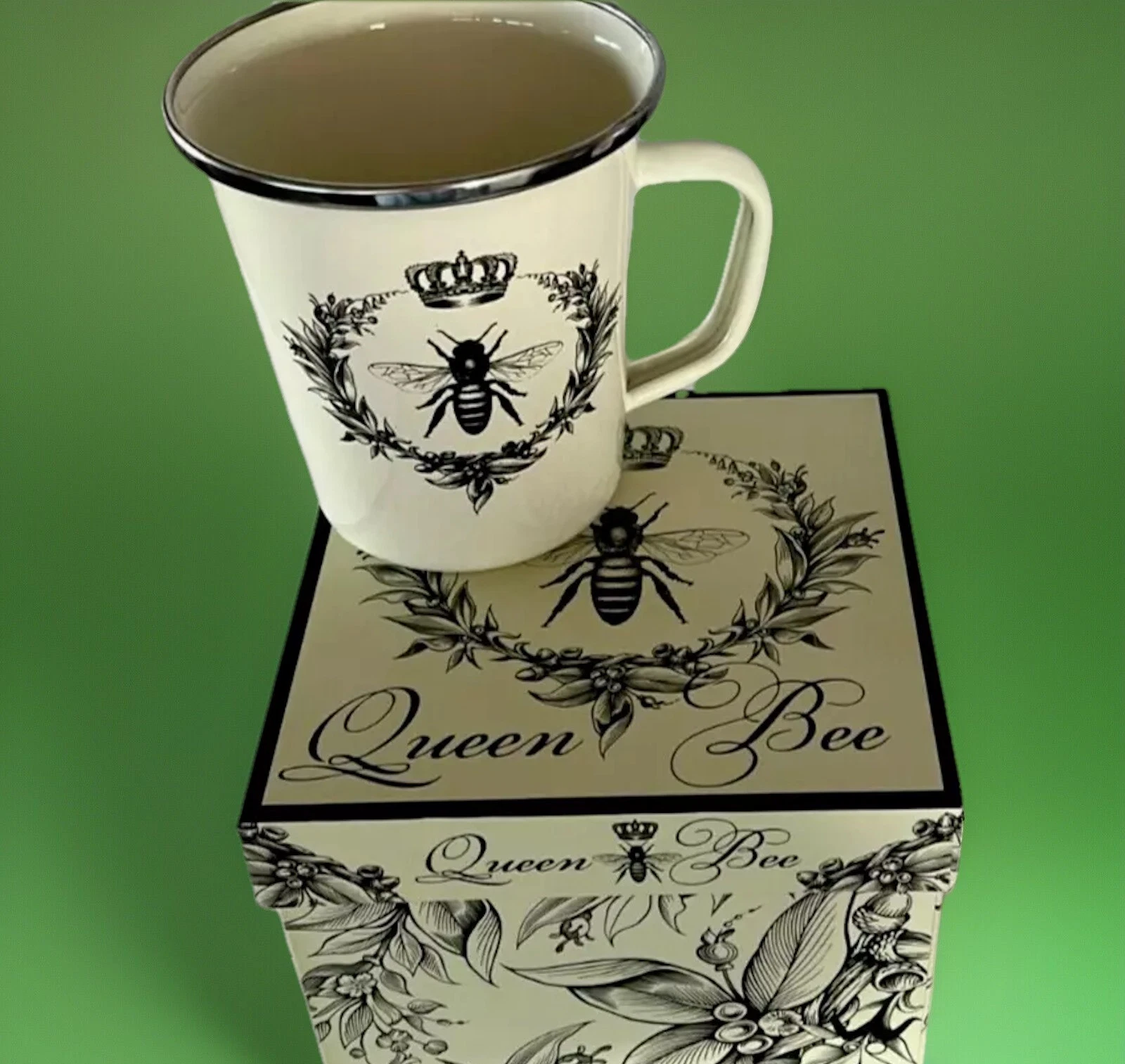 Golden Rabbit Queen Bee Mug - Thumbnail 2