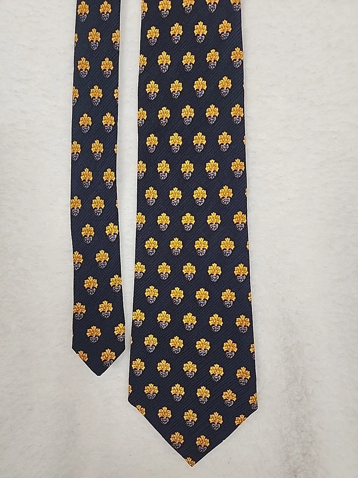 DORMEUIL Men's 100% Silk Necktie ITALY Designer Medallions Navy Gold Paris EUC - Image 4 of 4