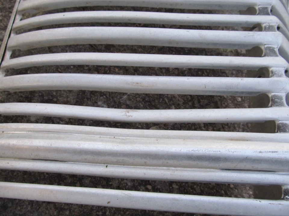 1963 Dodge 330 440 Polara Original Mopar Grille Grill Minor Dents - Image 3 of 4