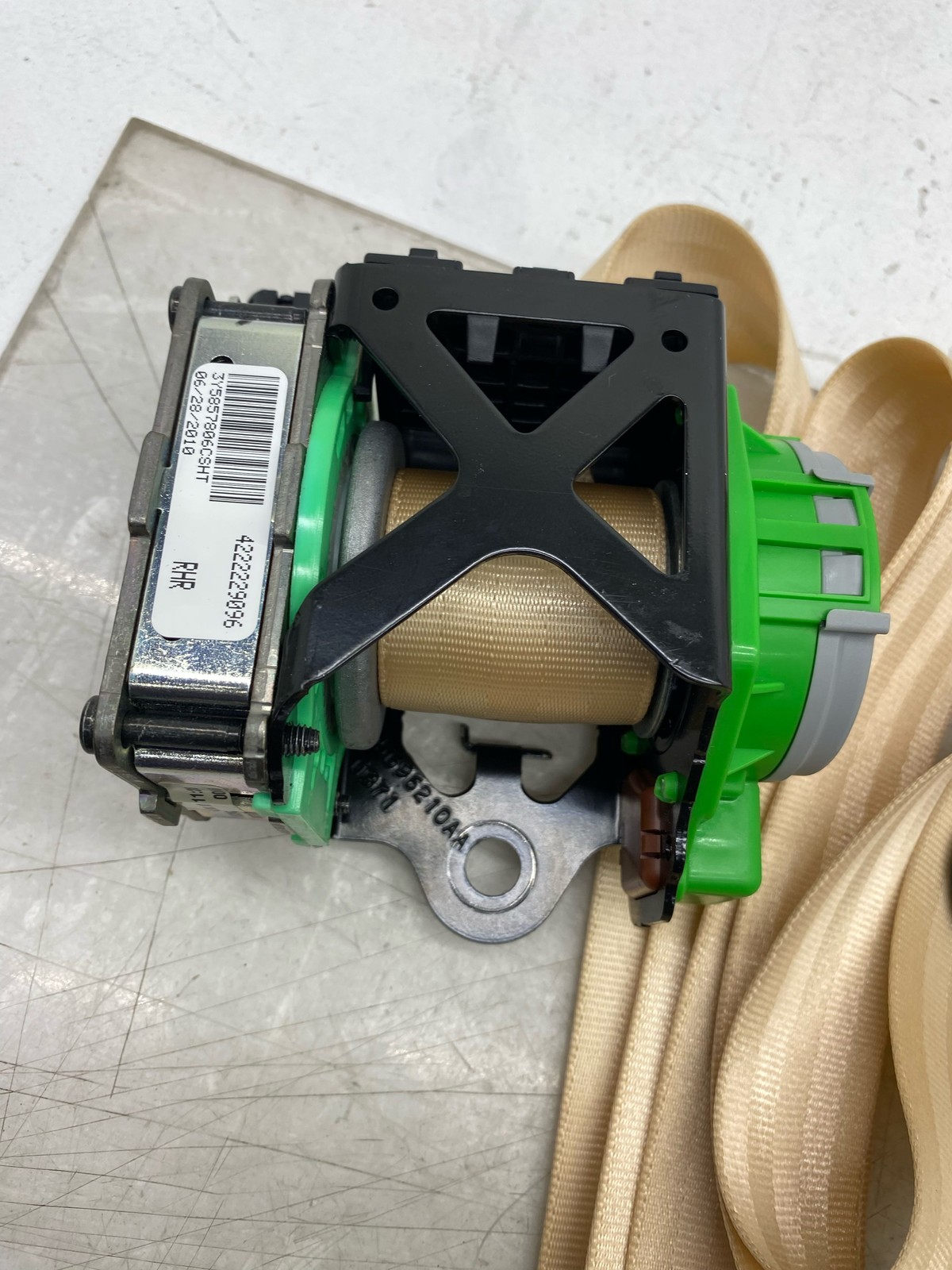 2010-2020 BENTLEY MULSANNE OEM REAR RIGHT SIDE SEAT BELT RETRACTOR BEIGE