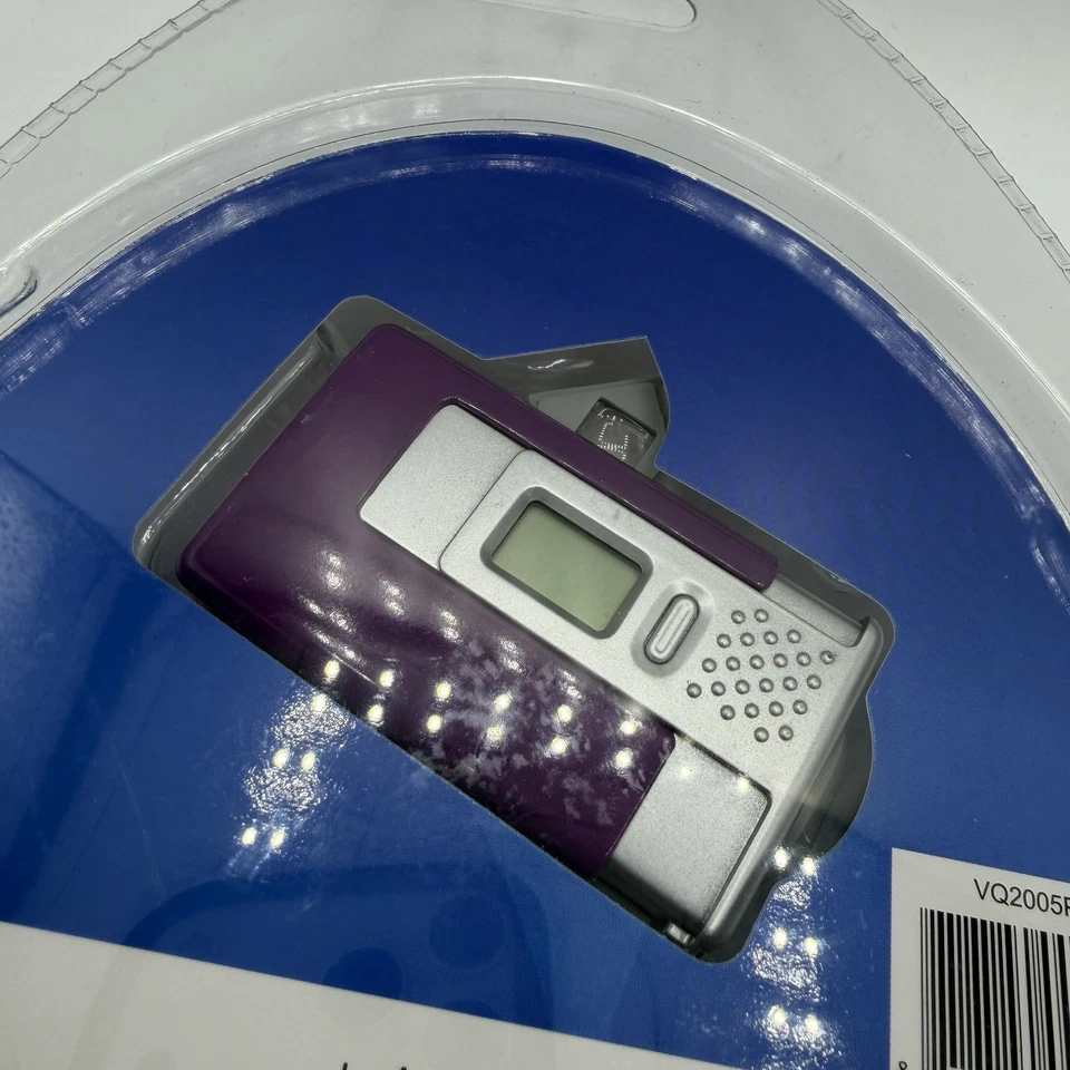 VistaQuest VQ2005 Digital Camera Keychain Lo Fi Toy Camera New - Image 3 of 4