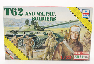 ESCI ERTL T62 And 50 Warsaw Pact Soldiers 8616 (Open Box)