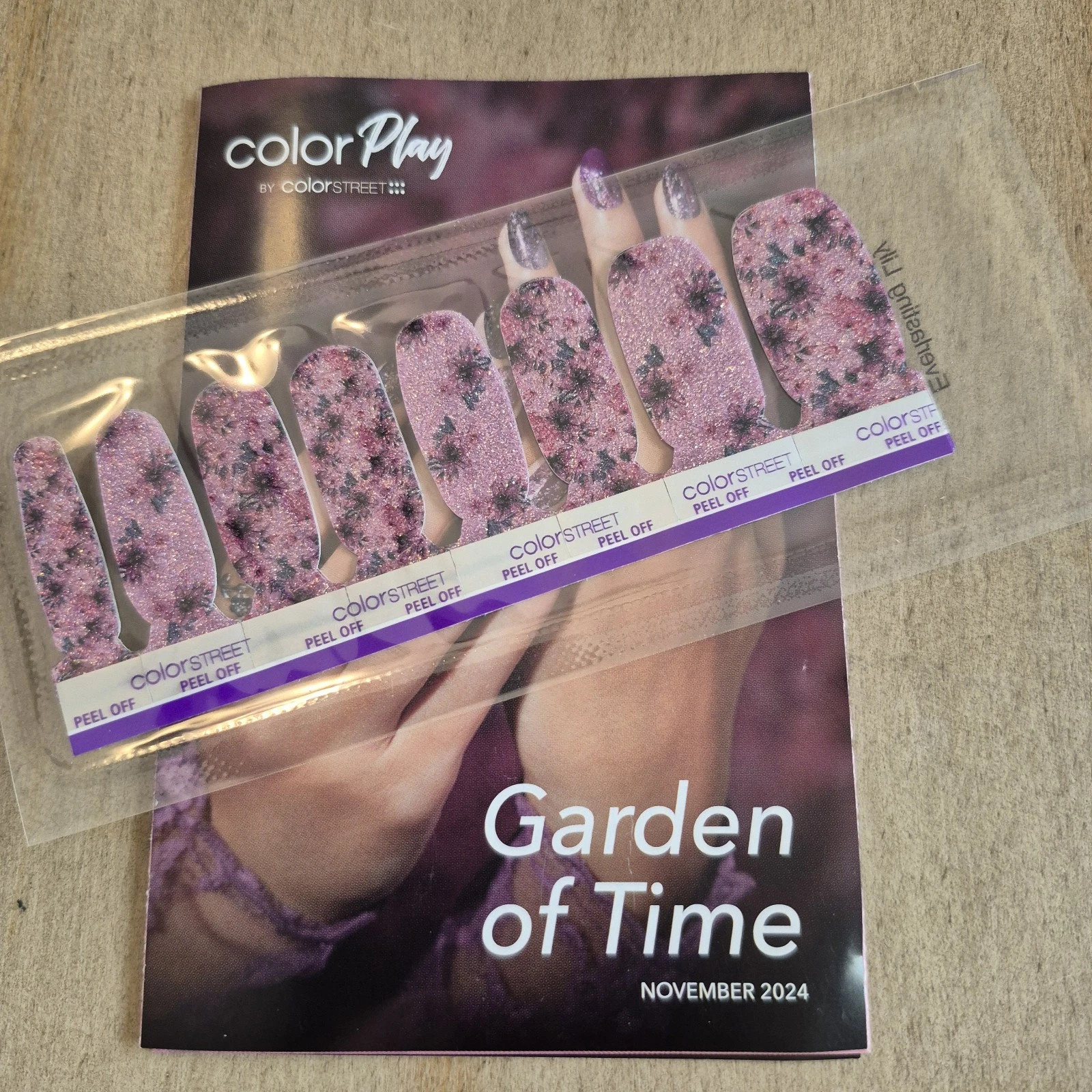 Color Street Nail Polish Strips - Everlasting Lily