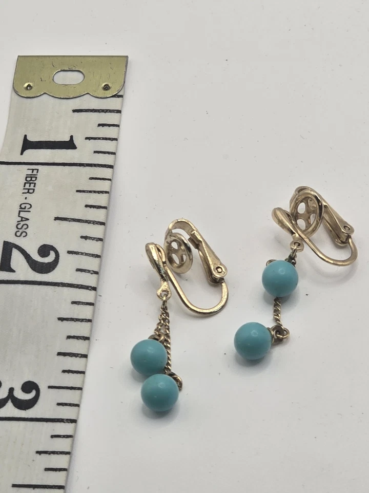 Pendientes colgantes de clip vintage Trifari turquesa - Swingy Little Mid-Century... Foto 3 de 4