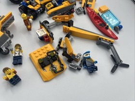 LEGO City Jungle Sets #60157 Starter Set, & 60160 Mobile Lab Incomplete 5 Figs
