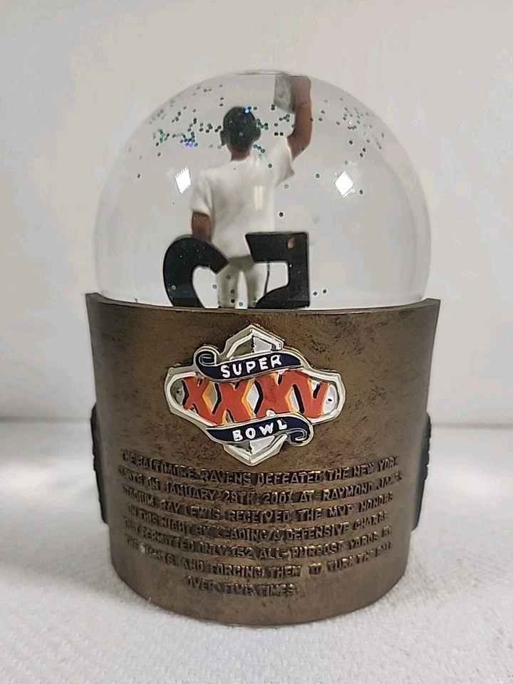 Globo de nieve Ray Lewis Super Bowl XXXV MVP de Forever Collectibles Foto 2 de 4