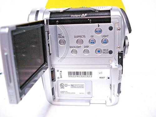 RECONDITIONED Canon Vixia HV10 High Definition miniDV camcorder - Picture 7 of 7