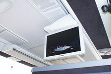 Bus Wohnmobil Camper Monitor 19"LED elektr.klappbar (DC12-24V/16:9) Wide-Screen