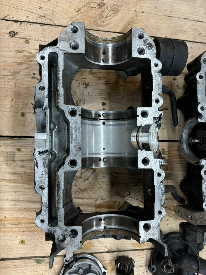 1992 WILDCAT 700 曲轴箱总成 3003-940 RW6222 — 第 2/4 张图片