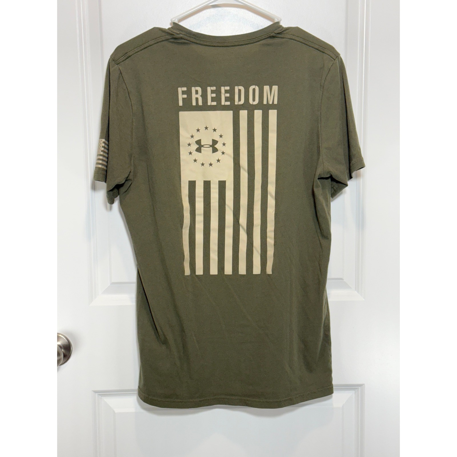 Under Armour Freedom T Shirt Mens Medium Loose Heatgear Olive Green Flag Green