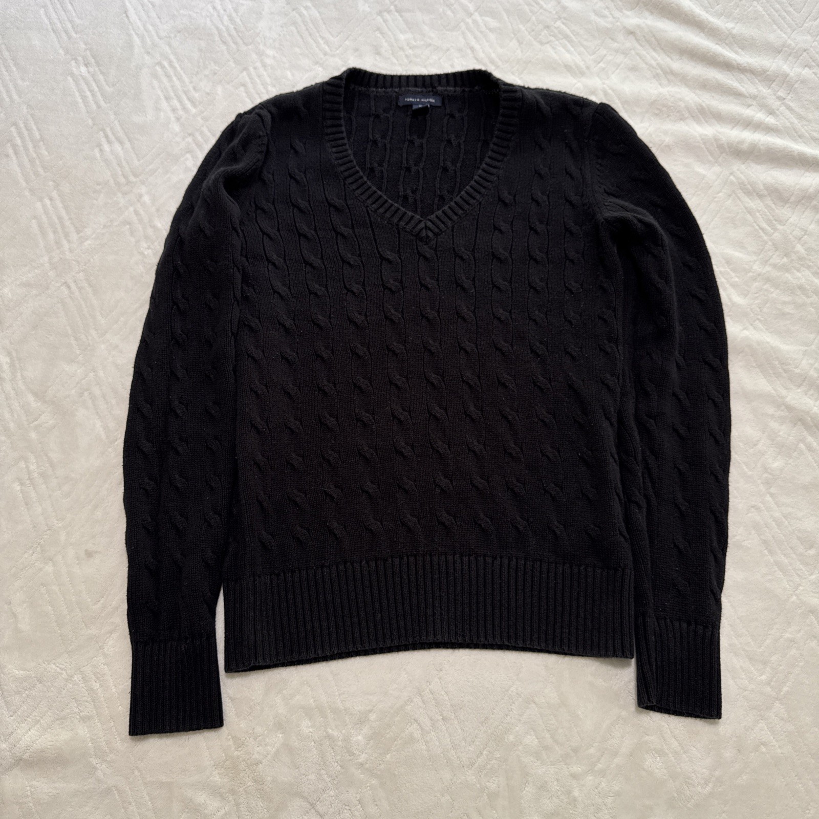 Tommy Hilfiger Women's Size Medium Black  V Neck Cable Knit Sweater