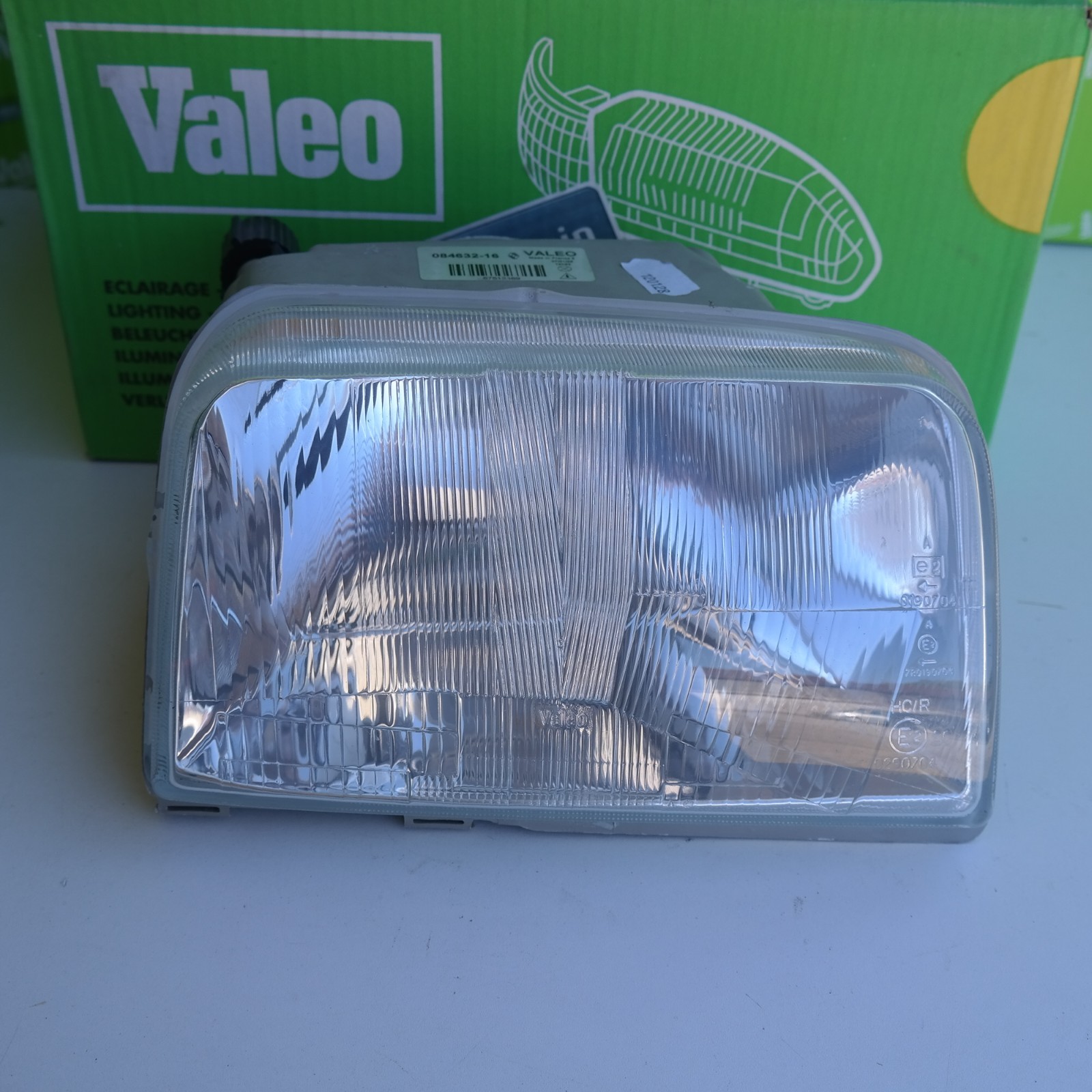 Projecteur Renault Express optique de phare NEUF Valeo 084632 en verre d'époque