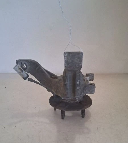 Nudillo husillo delantero derecho Saturn VUE 2004-2007 pasajero usado Foto 2 de 3