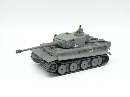 Modello Montato Militare Esercito SB 1/48 - Carro Armato Tigre I Wehrmacht - Foto 1 di 2