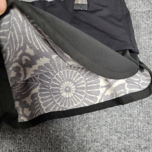 LULULEMON Flip Out Boardshort Black Beachy Floral Reversible Swim Short SIZE 6 - Picture 11 of 14