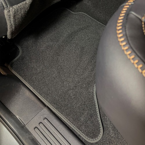 GENUINE VOLKSWAGEN AMAROK 2023 VELOUR CARPET MAT SET WITH INSCRIPTION - Picture 4 of 5