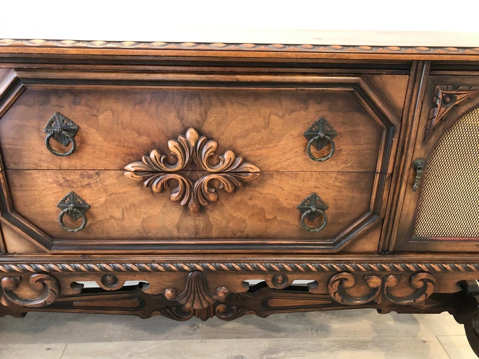 Antiguo Aparador Buffet Berkey & Gay Muebles Caoba 69" W x 21.5" D x 37" H Foto 3 de 4