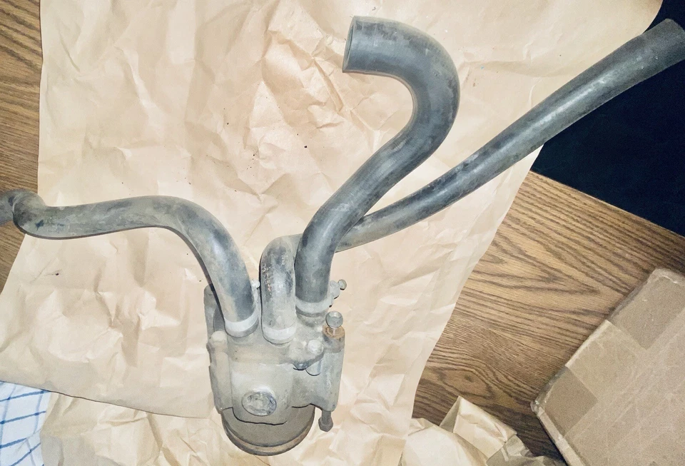 1966-1967 SS396, SS427 bomba de smog, mangueras, soportes GM Originals bomba gira libremente Foto 3 de 4