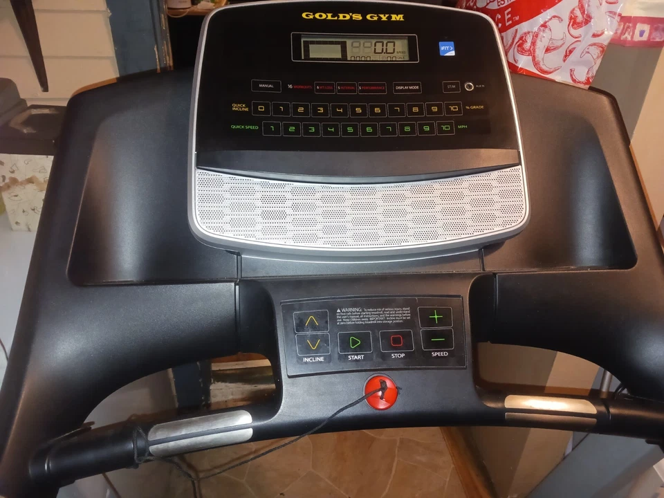 Slightly used Gold's Gym Trainer 430i Space saver Treadmill - Image 3 of 4