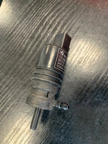 BMW 1 F20 F21 2013 Pumpe Scheibenwaschanlage 7302588 GSD38036