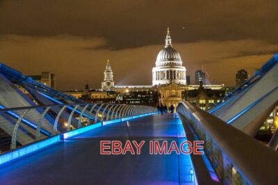 FOTO ST PAUL'S CATHEDRAL VON DER MILLENNIUM BRIDGE LONDON SE1 MIT BLICK QUER