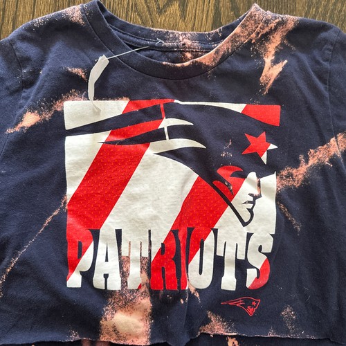 NWT NFL REWORKED NAVY NEW ENGLAND PATRIOTS CROP T-SHIRT TOP PINK GIRLS 14/16 - Picture 2 of 6