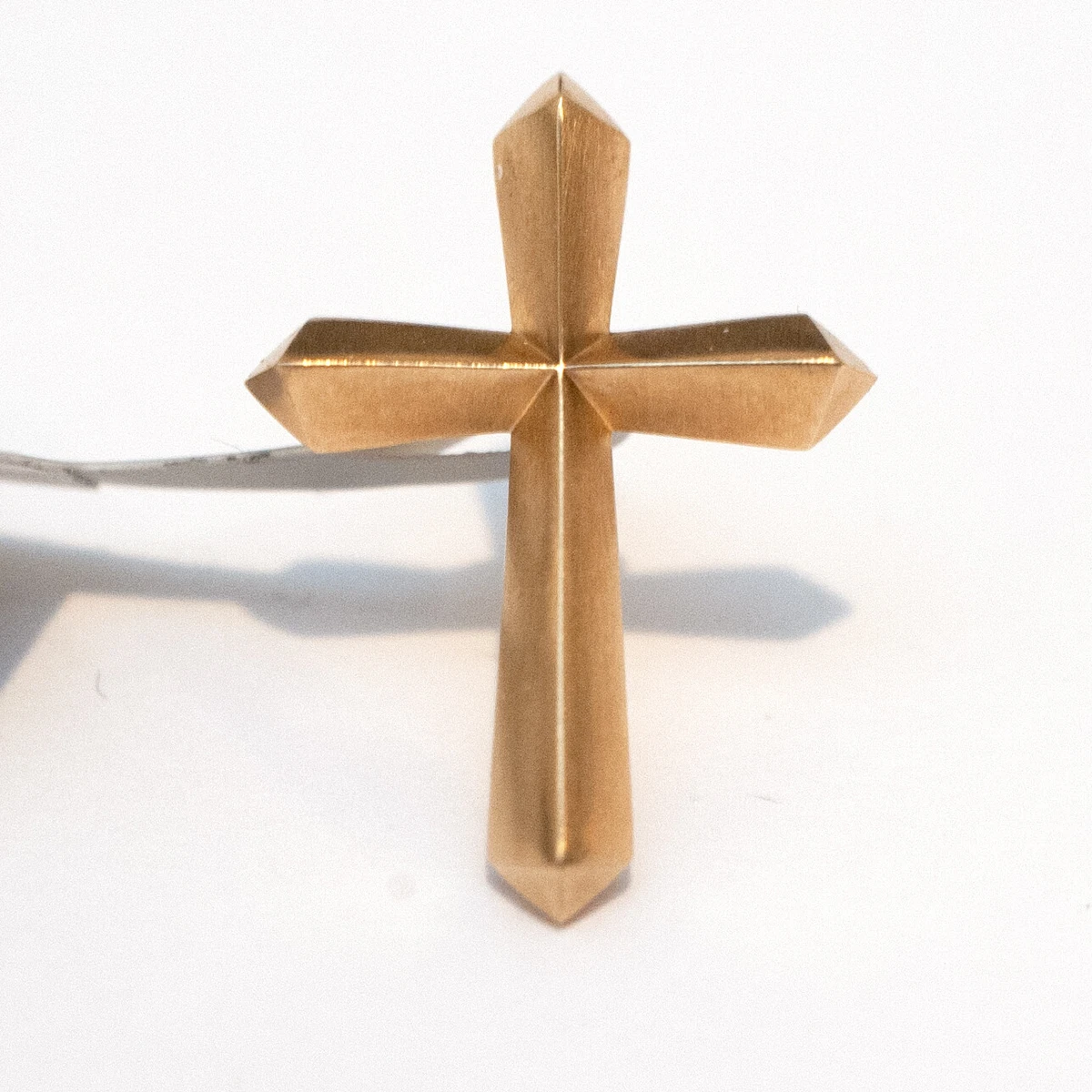 New DAVID YURMAN Men s 19mm Roman Cross Lapel Pin in 18K Yellow