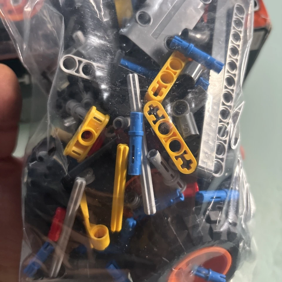 LEGO Technic 42119 Monster Jam Max-D, foto 4 di 5