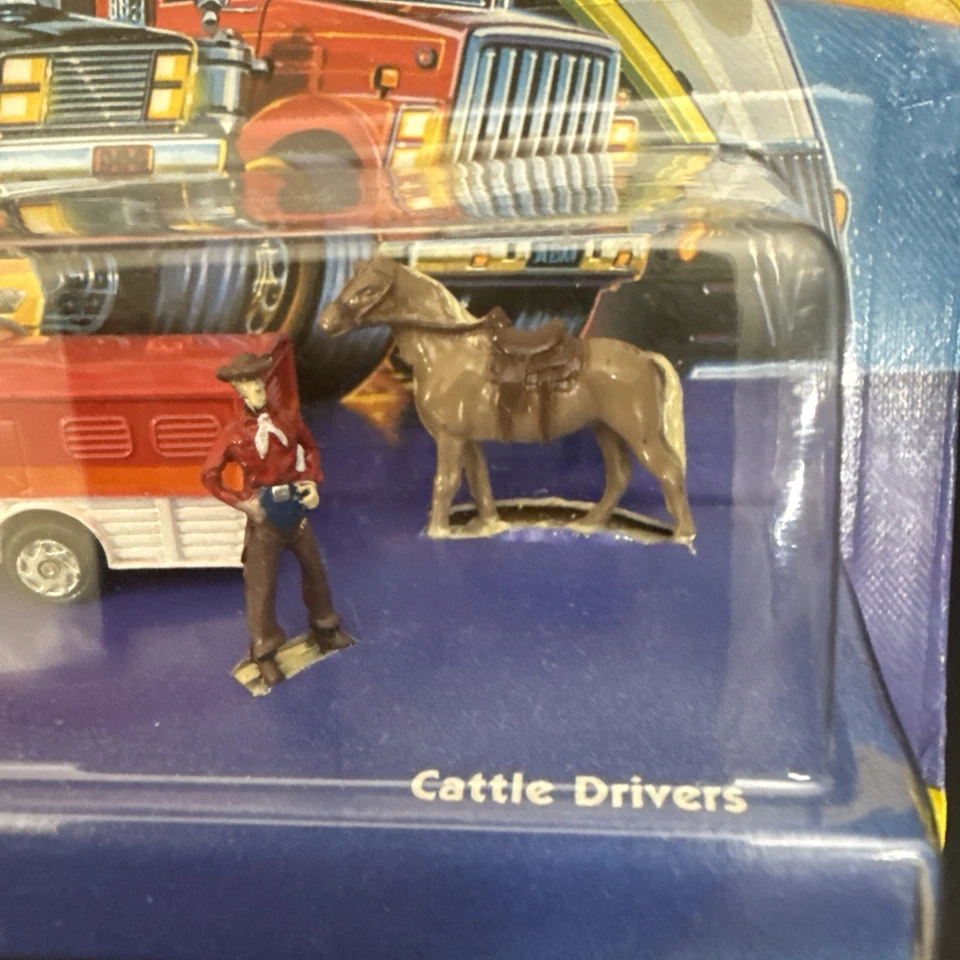 VTG Micro Machines #19 Ranch Riders Tow Truck ,Horse Trailer,Tractor & Horse  - Image 4 of 4