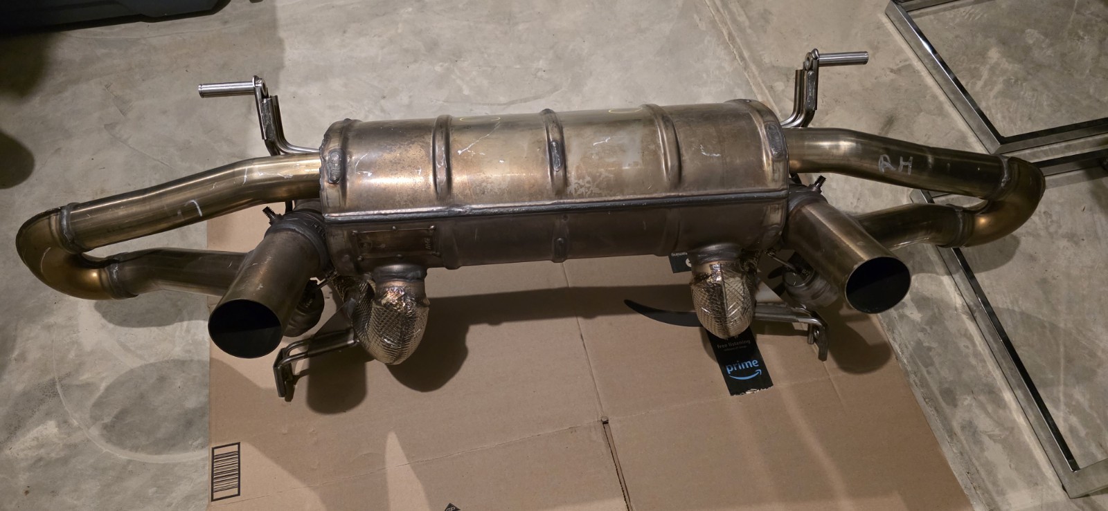 Lamborghini Huracan Performante Factory OEM Muffler / Silencer 4t0251051b
