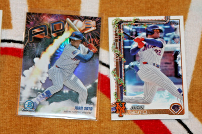 JUAN SOTO (2) 2025 BOWMAN CHROME ADIOS #AD6 HOLIDAY #H150 NEW YORK METS