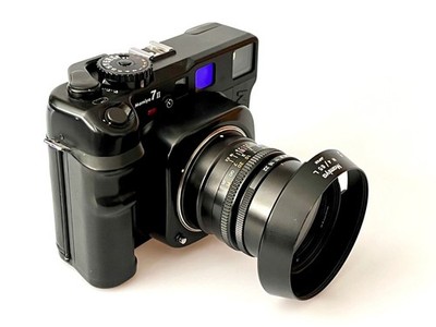 Mamiya 7 II Body (in OVP) + 65mm f/4 Objektiv inkl. Filter & Gegenlichtblende