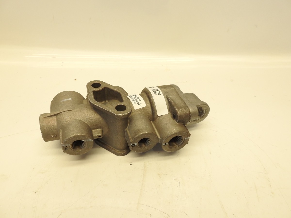 Genuine BRAND NEW Bendix Tractor Protection Valve TP-3DC 109790