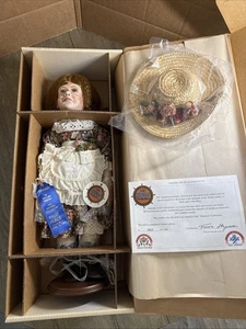 The Shipment Collection Amanda World Gallery Dolls And Collection 453/1500 COA