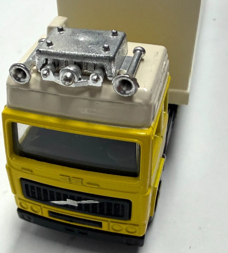 Vtg Corgi Semi Truck Trailer Toy C1231 Volvo Globetrotter Steiff 1985 Great Brit - Image 2 of 4