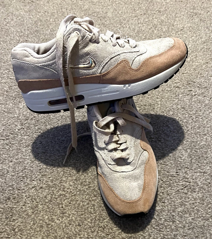 Tênis Nike Air Max 1 Premium SC tamanho UK 6.5 - Imagem 2 de 4