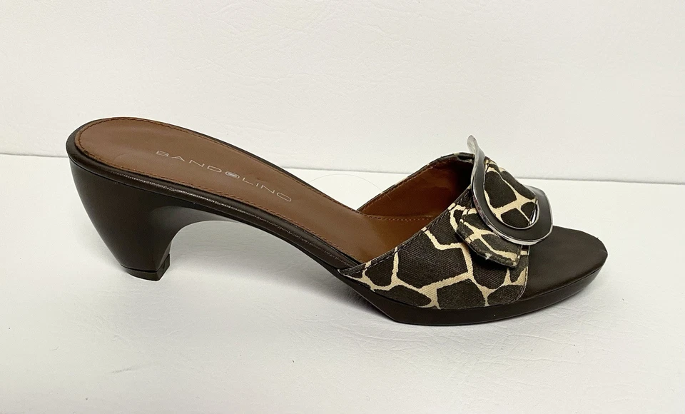 "Bandolino Punta Abierta Estampado de Jirafa Lona con Hebilla Deslizable Sandalia 2.5"" Tacón Talla 7 M" Foto 4 de 4