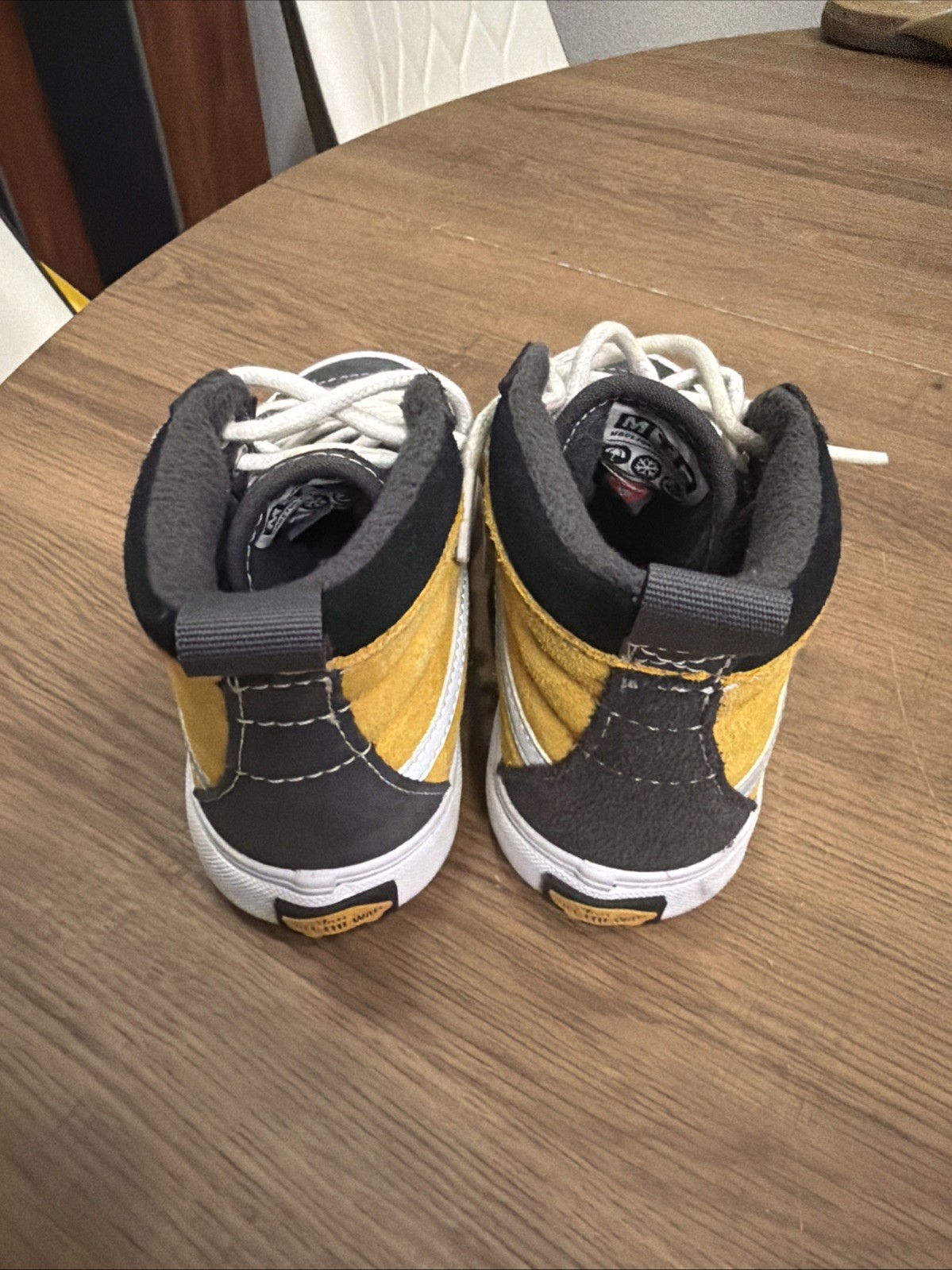 VANS Youth Boys High Top Shoes Size 1 Black Yellow Suede Fabric Sneakers Tennis thumbnail 4