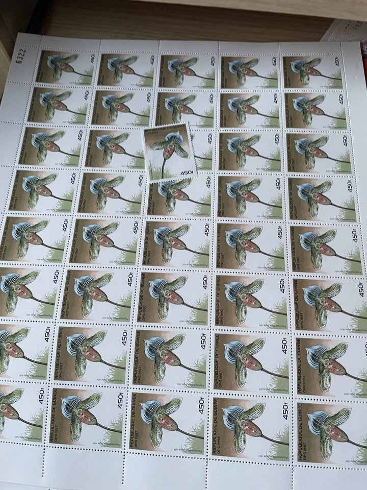 Estampillas, bloques y hojas vintage de Guinea MNH. 100s de sellos. Foto 3 de 4